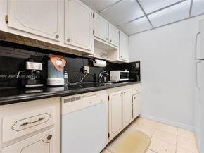 14415 N Kendall Dr 212G, Miami FL 33186