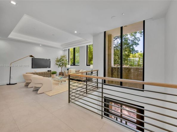617 Almeria Ave, Coral Gables FL 33134