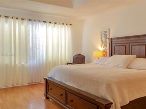 1374 NW 159th Ave, Pembroke Pines FL 33028