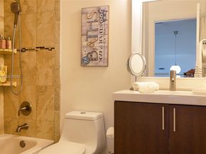 1374 NW 159th Ave, Pembroke Pines FL 33028