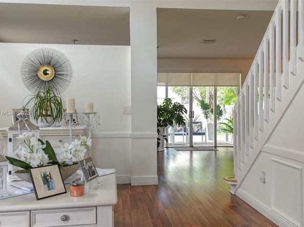1374 NW 159th Ave, Pembroke Pines FL 33028
