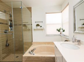 1374 NW 159th Ave, Pembroke Pines FL 33028