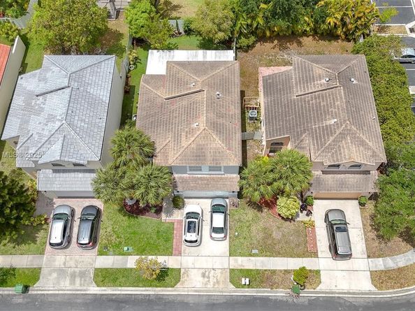1374 NW 159th Ave, Pembroke Pines FL 33028