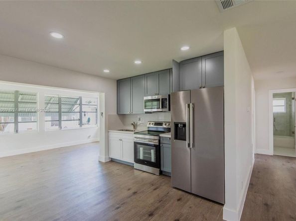 8521 NW 57th Ct, Tamarac FL 33321
