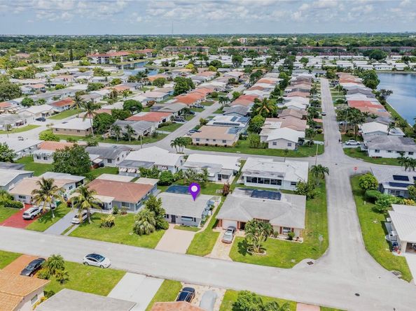 8521 NW 57th Ct, Tamarac FL 33321