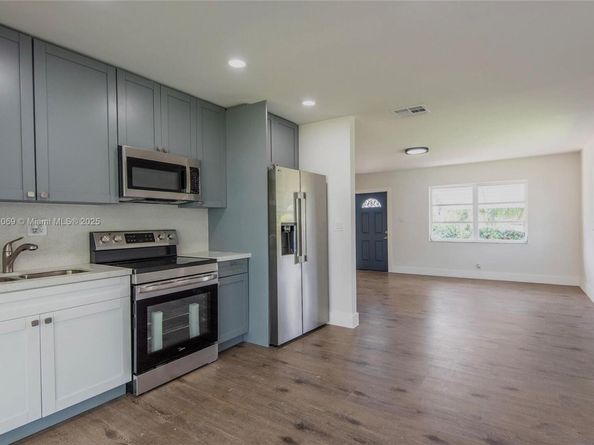 8521 NW 57th Ct, Tamarac FL 33321
