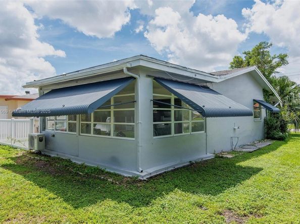 8521 NW 57th Ct, Tamarac FL 33321