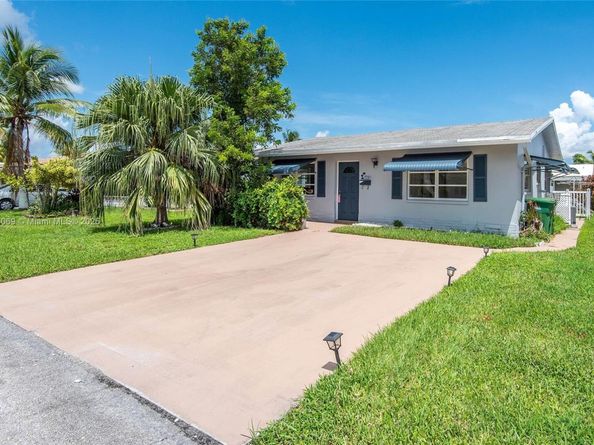 8521 NW 57th Ct, Tamarac FL 33321