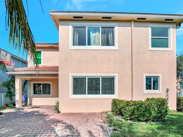 1874 NW 74th Way, Pembroke Pines FL 33024