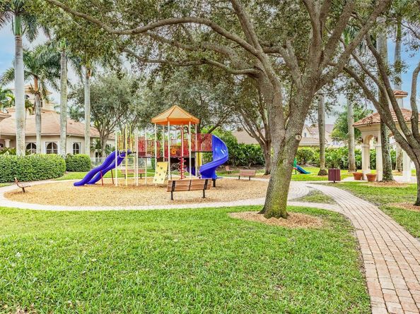1874 NW 74th Way, Pembroke Pines FL 33024