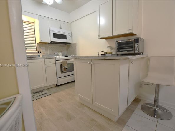 2735 E Dudley Dr. B, West Palm Beach FL 33415