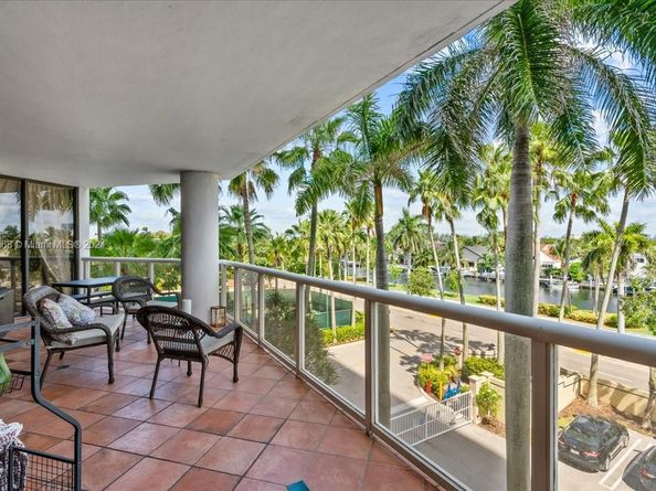 3598 Yacht Club Dr 302, Aventura FL 33180