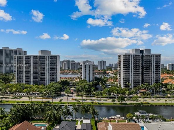 3598 Yacht Club Dr 302, Aventura FL 33180