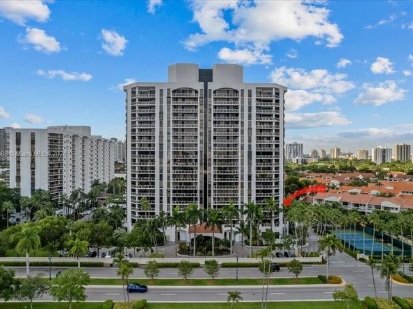3598 Yacht Club Dr 302, Aventura FL 33180