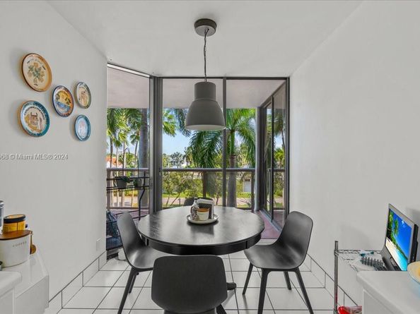 3598 Yacht Club Dr 302, Aventura FL 33180