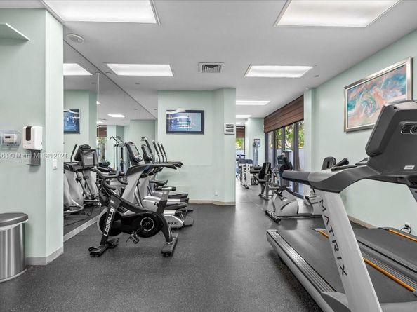 3598 Yacht Club Dr 302, Aventura FL 33180