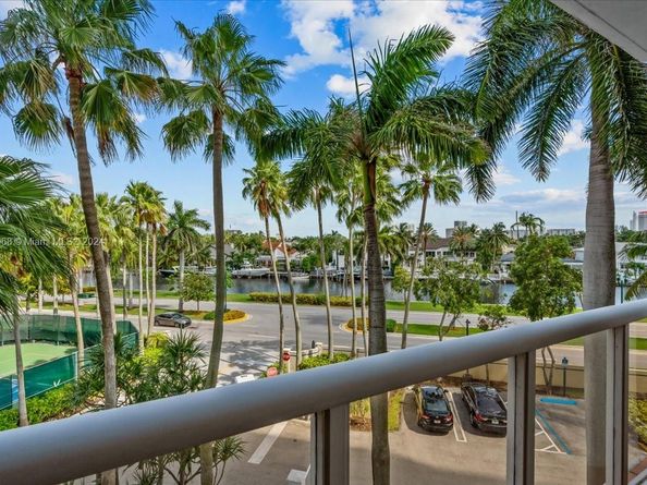 3598 Yacht Club Dr 302, Aventura FL 33180