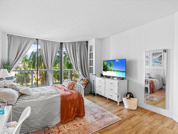 3598 Yacht Club Dr 302, Aventura FL 33180