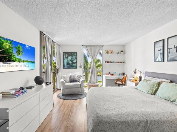 3598 Yacht Club Dr 302, Aventura FL 33180