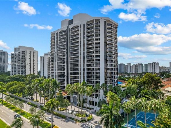 3598 Yacht Club Dr 302, Aventura FL 33180