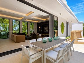 2499 N Meridian Ave, Miami Beach FL 33140