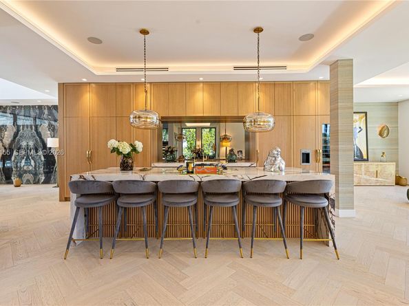 2499 N Meridian Ave, Miami Beach FL 33140