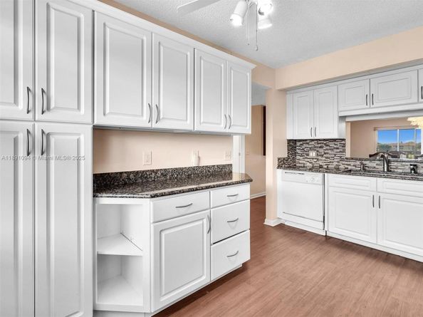Undisclosed Address #A11891094, Pembroke Pines FL 33027