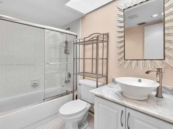 Undisclosed Address #A11891094, Pembroke Pines FL 33027