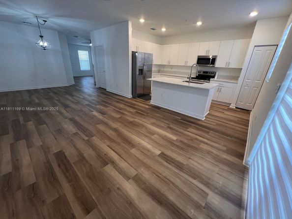 Undisclosed Address #A11811169, Pembroke Pines FL 33027