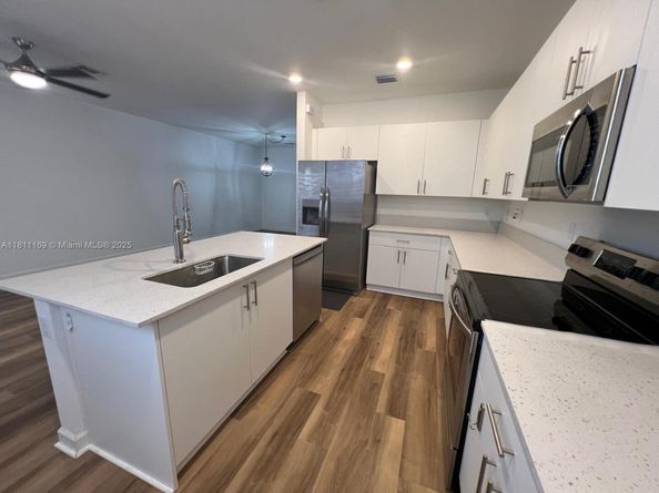 Undisclosed Address #A11811169, Pembroke Pines FL 33027
