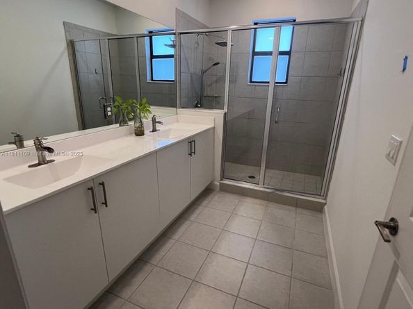 Undisclosed Address #A11811169, Pembroke Pines FL 33027