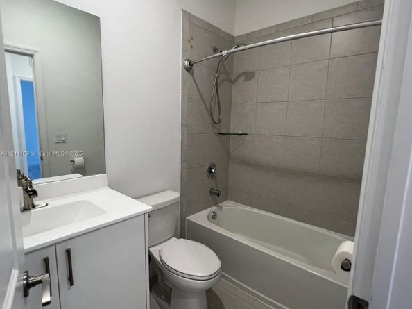 Undisclosed Address #A11811169, Pembroke Pines FL 33027