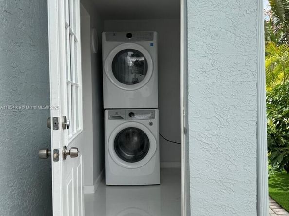 1628 Arthur St, Hollywood FL 33020