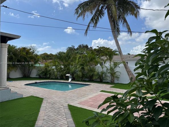 1628 Arthur St, Hollywood FL 33020