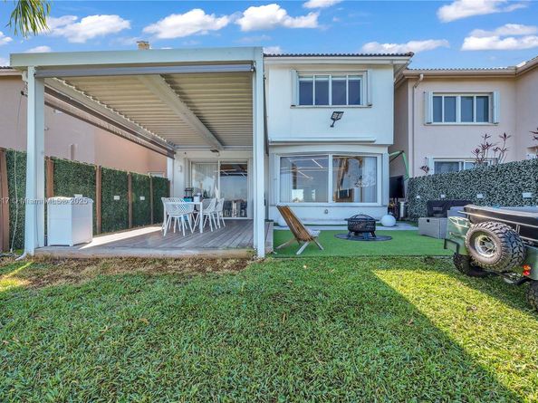 6694 NW 107th Pl, Doral FL 33178