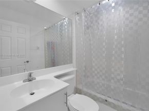 6694 NW 107th Pl, Doral FL 33178