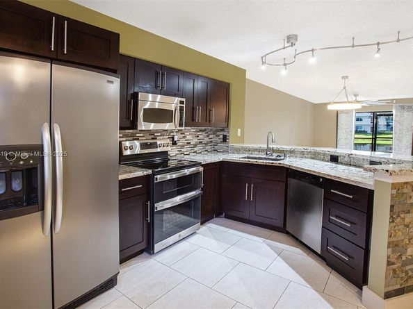 2213 Cypress Island Dr 102, Pompano Beach FL 33069