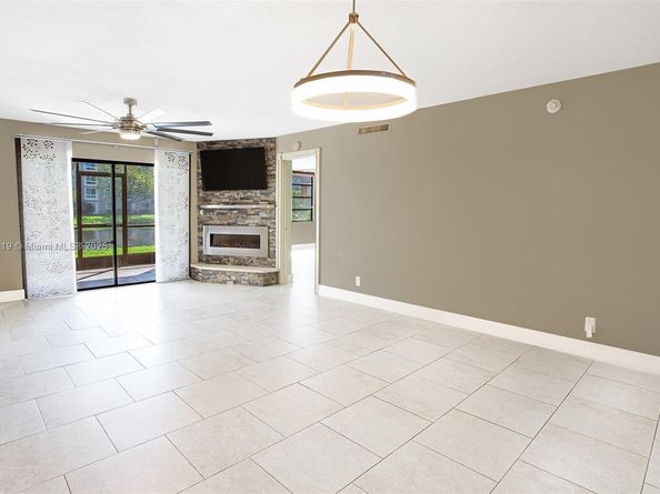 2213 Cypress Island Dr 102, Pompano Beach FL 33069