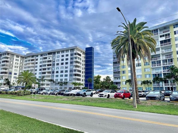 4400 Hillcrest Dr 114B, Hollywood FL 33021