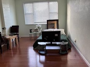4400 Hillcrest Dr 114B, Hollywood FL 33021