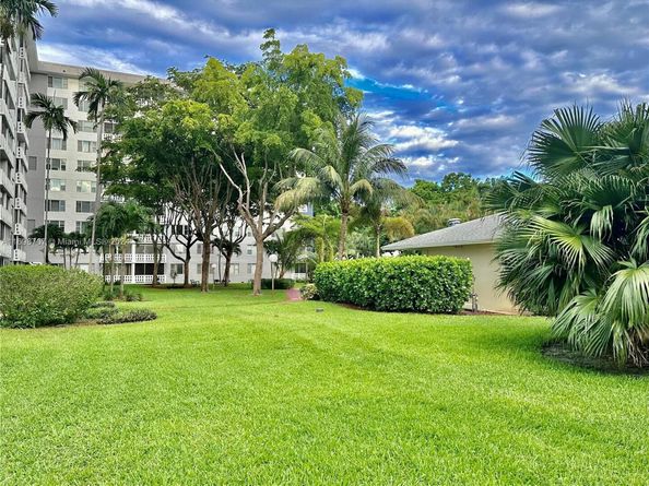4400 Hillcrest Dr 114B, Hollywood FL 33021