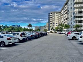 4400 Hillcrest Dr 114B, Hollywood FL 33021