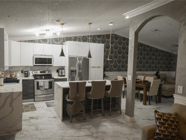 2449 NW 123rd Ave, Coral Springs FL 33065
