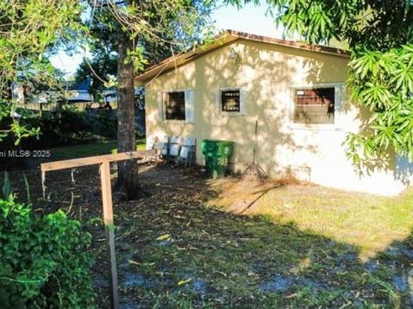 7534/7536 NW 4th Ave, Miami FL 33150