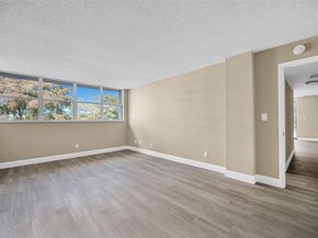 700 NW 214th St 321, Miami Gardens FL 33169