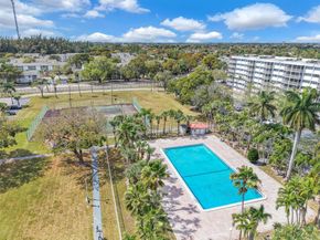 700 NW 214th St 321, Miami Gardens FL 33169