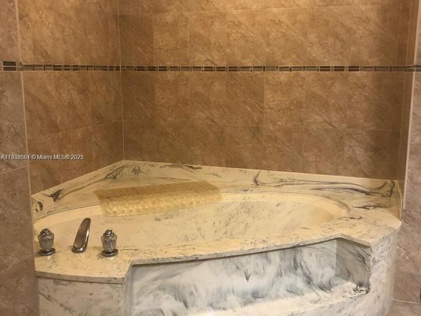 1865 S Ocean Dr 5H, Hallandale Beach FL 33009