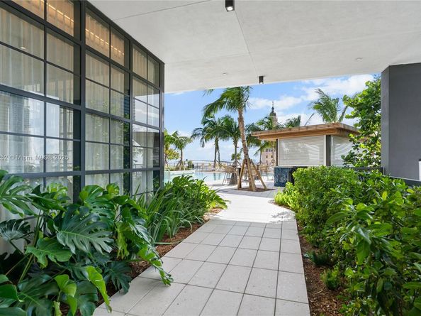 159 NE 6th St 2405, Miami FL 33132