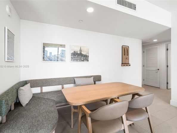 159 NE 6th St 2405, Miami FL 33132