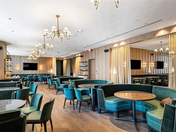 159 NE 6th St 2405, Miami FL 33132